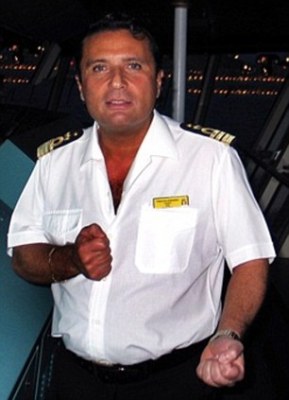 05-cruise-ship-captain