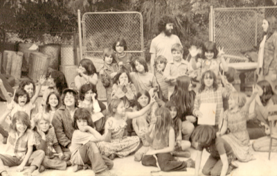 02-hippie-school