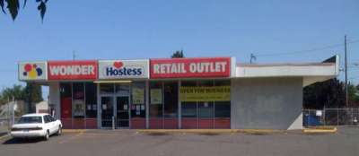 09-hostess-outlet