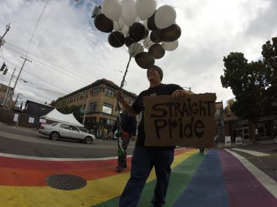 05-straight-pride-parade.jpg