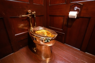18-Solid-gold-toilet