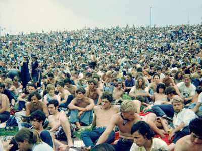 01-Woodstock-Audience-Thin
